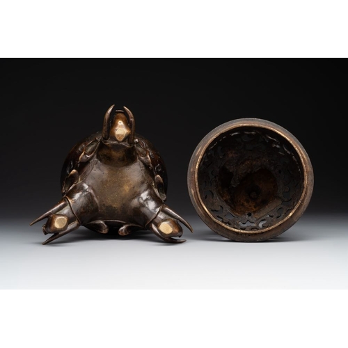 133 - A fine Chinese tripod 'elephant' censer and cover, MingH.: 26 cm
 Weight: 1791 gramsThe absence of a... 