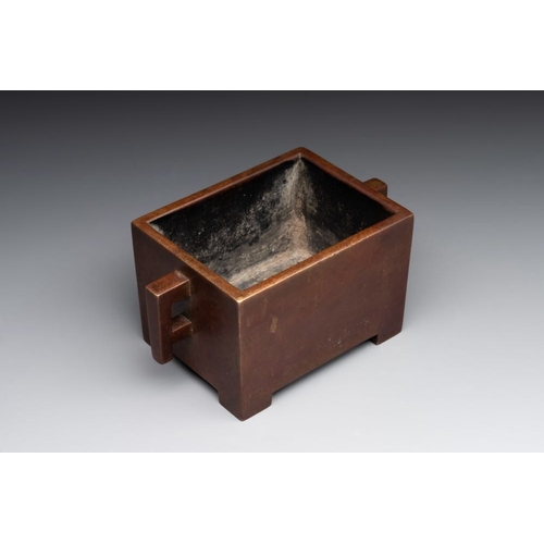 137 - A rare Chinese rectangular bronze censer, Mo Shi Jia Zhen mark, Kangxi mark and of the periodDim.: 1... 