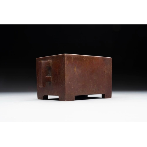 137 - A rare Chinese rectangular bronze censer, Mo Shi Jia Zhen mark, Kangxi mark and of the periodDim.: 1... 