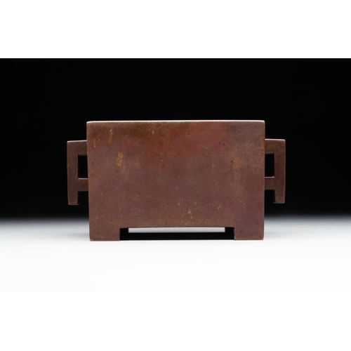 137 - A rare Chinese rectangular bronze censer, Mo Shi Jia Zhen mark, Kangxi mark and of the periodDim.: 1... 