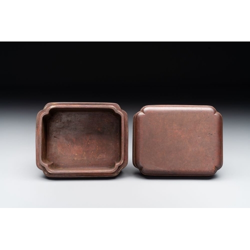 139 - A rare Chinese rectangular bronze box and cover, MingDim.: 9,3 x 7,5 x 4,2 cmWeight: 856 gramsThe ab... 