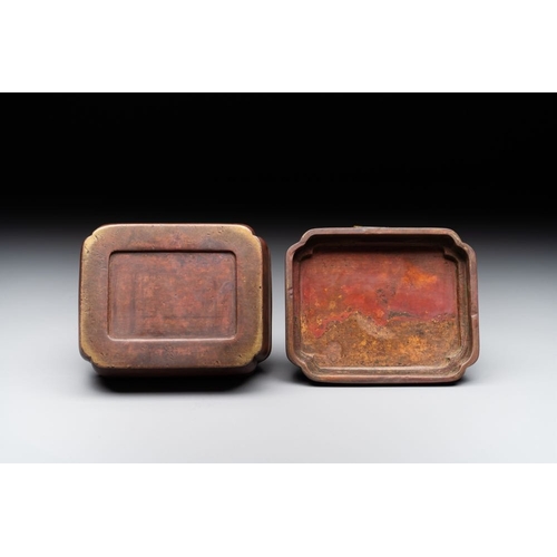 139 - A rare Chinese rectangular bronze box and cover, MingDim.: 9,3 x 7,5 x 4,2 cmWeight: 856 gramsThe ab... 