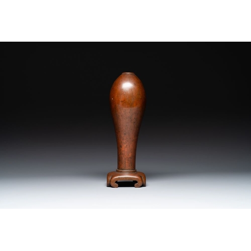 140 - An unusual and large Chinese bronze vase, MingL.: 13 cm - H.: 38,4 cm 
 Weight: 2930 grams
 Provenan... 