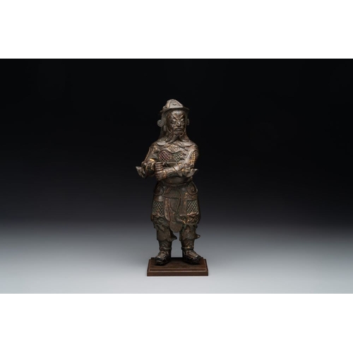 142 - A fine Chinese gilt bronze figure of Zhou Cang , MingH.: 30,5 cm (incl. stand)
 Weight: 3100 grams (... 