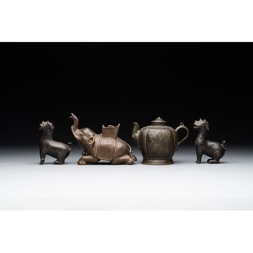 149 - A pair of Chinese bronze mythical creatures and two ewers, MingH.: 11 cm (the 'lotus' ewer)H.: 11,8 ... 