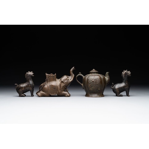 149 - A pair of Chinese bronze mythical creatures and two ewers, MingH.: 11 cm (the 'lotus' ewer)H.: 11,8 ... 