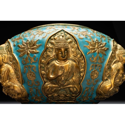 154 - A Chinese gilt and champleve enamelled bronze bowl with Buddhas in relief, 19/20th C.L.: 22 cm - H.:... 