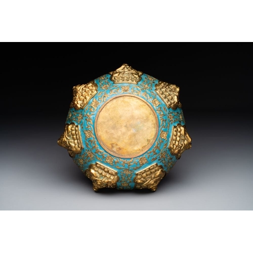 154 - A Chinese gilt and champleve enamelled bronze bowl with Buddhas in relief, 19/20th C.L.: 22 cm - H.:... 