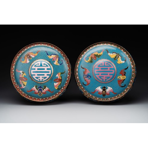 157 - A pair of Chinese cloisonne censers with covers and stands, 19/20th C.H.: 64,5 cm (incl. stand)H.: 5... 