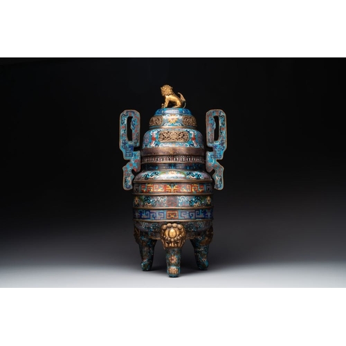 157 - A pair of Chinese cloisonne censers with covers and stands, 19/20th C.H.: 64,5 cm (incl. stand)H.: 5... 