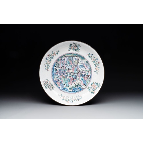 159 - A Chinese Canton enamel plaque and large dish, Qianlong mark, 19th C.Dia.: 37,5 cm (the dish)Dim.: 2... 