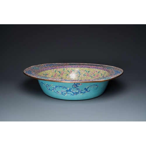 169 - An exceptionally large Chinese Canton enamel basin with floral design, YongzhengDia.: 64 cm - H.: 15... 