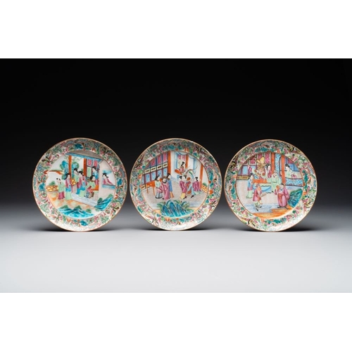 176 - Five Chinese Canton famille rose plates with narrative design, 19th C.Dia.: 24,5 cm The absence of a... 