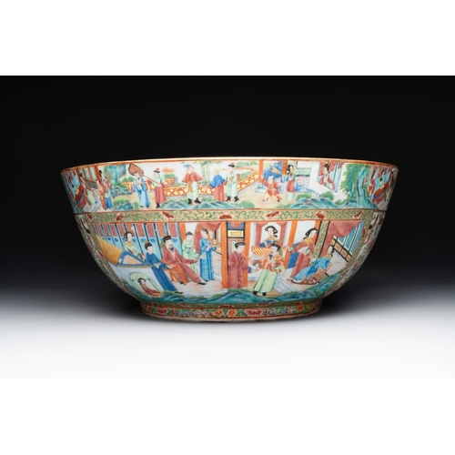 185 - A large Chinese Canton famille rose bowl with a bronze stand, 19th C.H.: 27 cm (incl. stand)Dia.: 40... 