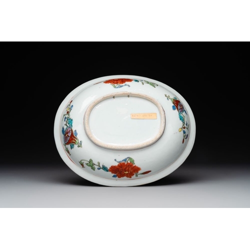 228 - An oval Chinese famille rose 'Madame de Pompadour' dish, Qianlong, ca. 1745Dim.: 22,9 x 18,9 cmThe a... 