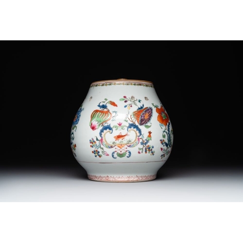 229 - A Chinese famille rose 'Madame de Pompadour' pot-pourri jar and cover, Qianlong, ca. 1745H.: 19 cm (... 