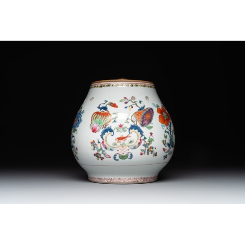 229 - A Chinese famille rose 'Madame de Pompadour' pot-pourri jar and cover, Qianlong, ca. 1745H.: 19 cm (... 