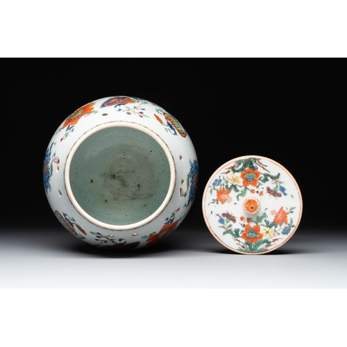 229 - A Chinese famille rose 'Madame de Pompadour' pot-pourri jar and cover, Qianlong, ca. 1745H.: 19 cm (... 