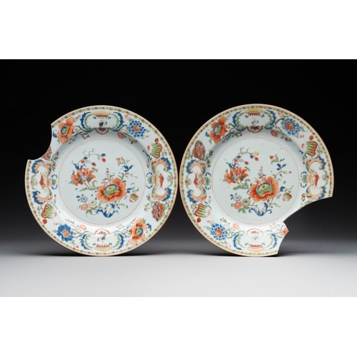 231 - Seven Chinese famille rose 'Madame de Pompadour' plates, Qianlong, ca. 1745Dia.: 23 cmThe absence of... 