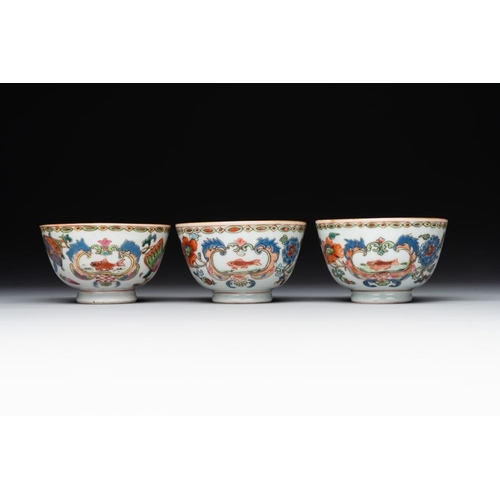 232 - Five Chinese famille rose 'Madame de Pompadour' cups and two saucers, Qianlong, ca. 1745Dia.: 8,7 cm... 