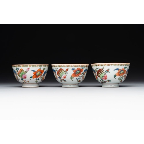 232 - Five Chinese famille rose 'Madame de Pompadour' cups and two saucers, Qianlong, ca. 1745Dia.: 8,7 cm... 