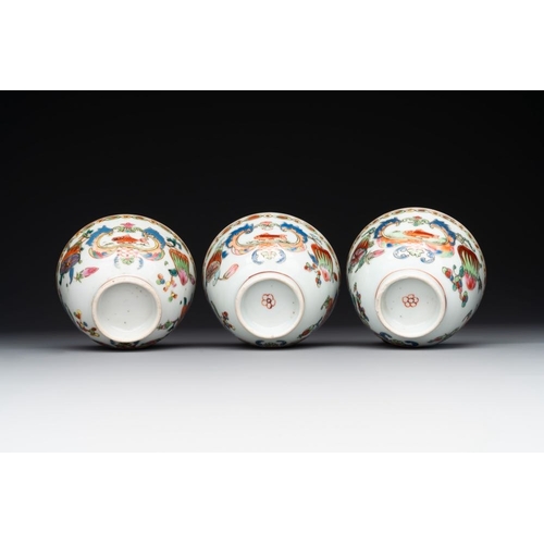 232 - Five Chinese famille rose 'Madame de Pompadour' cups and two saucers, Qianlong, ca. 1745Dia.: 8,7 cm... 