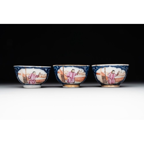 241 - A Chinese Canton famille rose 18-piece 'mandarin subject' tea service, QianlongL.: 20 cm - H.: 14,5 ... 