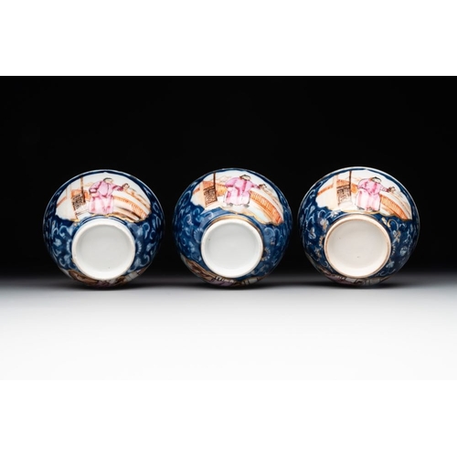 241 - A Chinese Canton famille rose 18-piece 'mandarin subject' tea service, QianlongL.: 20 cm - H.: 14,5 ... 