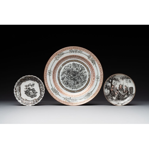 249 - Two Chinese export grisaille cups and saucers and a plate, QianlongDia.: 22,7 cm (the plate)Dia.: 8 ... 