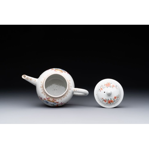 250 - A Chinese famille rose Meissen-style teapot and stand, QianlongL.: 17,5 cm - H.: 12,3 cm (the teapot... 