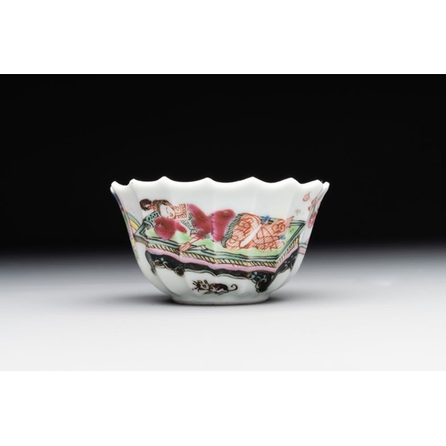 259 - A Chinese famille rose cup and saucer with a reclined lady, QianlongDia.: 6,7 cm - H.: 3,5 cm (the c... 