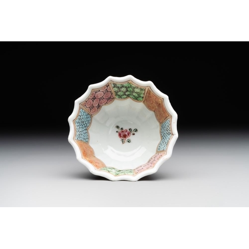 259 - A Chinese famille rose cup and saucer with a reclined lady, QianlongDia.: 6,7 cm - H.: 3,5 cm (the c... 