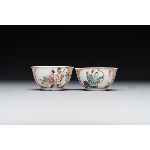 267 - A pair of fine Chinese Canton famille rose cups, YongzhengDia.: 7,5 cm - H.: 4 cmThe absence of a co... 