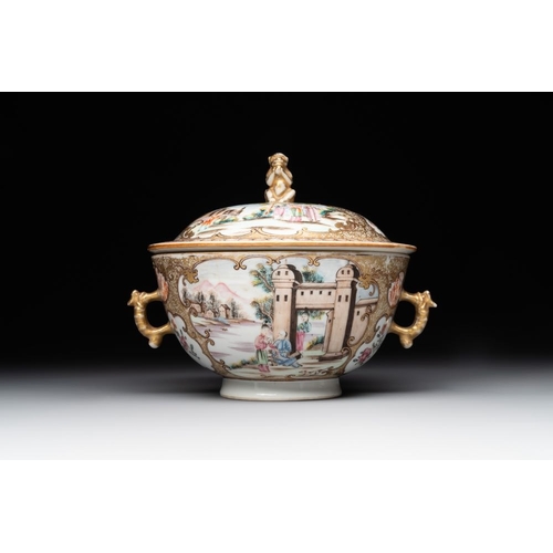 269 - A Chinese Canton famille rose bowl and cover with figures in a landscape, QianlongL.: 17,5 cm - H.: ... 