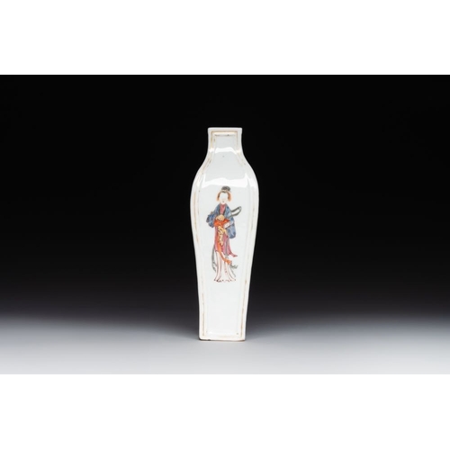 273 - A Chinese Canton famille rose 'San Niang Jiao Zi' vase, QianlongH.: 17,9 cm
 Provenance: - Sotheby's... 