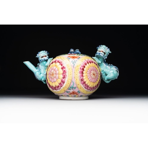 307 - A Chinese famille rose 'Buddhist lion' teapot and cover, YongzhengL.: 18 cm - H.: 9,4 cmThe absence ... 