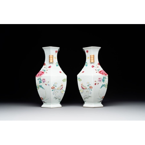 308 - A pair of hexagonal Chinese famille rose 'hu' vases with floral design, Qianlong/JiaqingH.: 34,6 cmT... 