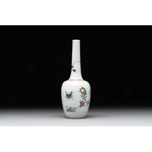 319 - A Chinese famille verte vase with floral design, KangxiH.: 10,9 cmThe absence of a condition report ... 