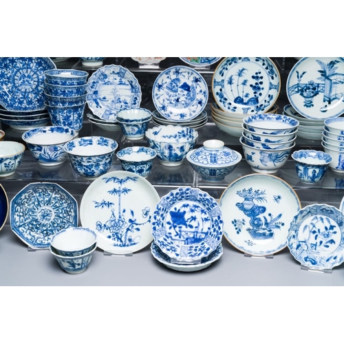 341 - A very extensive collection of Chinese cups and saucers, Kangxi and laterDia.: 14 cm (the largest sa... 