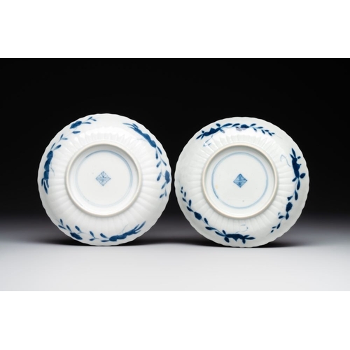 350 - Five fine Chinese blue and white cups and saucers, 19th C.Dia.: 13 cm (the saucers)Dia.: 7,9 cm - H.... 