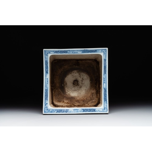 353 - A square Chinese blue and white 'three rams' jardiniere, 19th C.Dim.: 32,5 x 32,5 x 23,5 cmThe absen... 