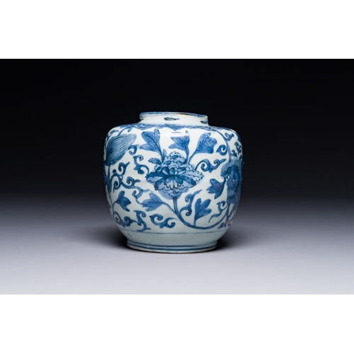 367 - A Chinese blue and white 'Buddhist lion and lotus scroll' jar, WanliH.: 15,5 cmThe absence of a cond... 