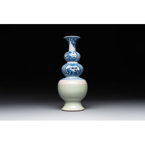 378 - A rare Chinese blue and white, celadon-and-ge-glazed triple gourd vase, KangxiH.: 27,5 cmThe absence... 