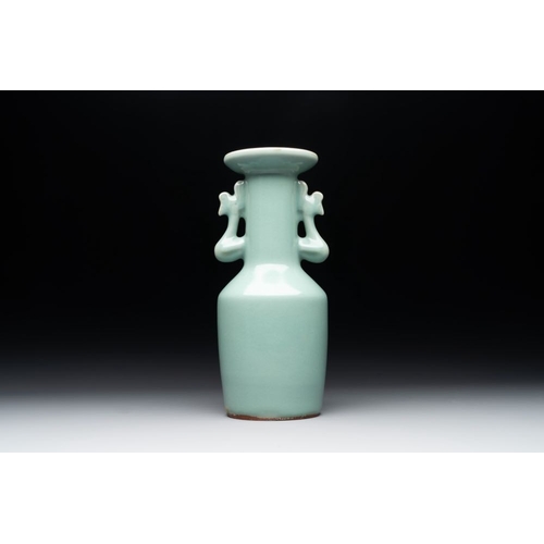 387 - A Chinese Longquan celadon 'kinuta' vase, Song/YuanH.: 27,5 cm
 Provenance: An important Belgian pri... 