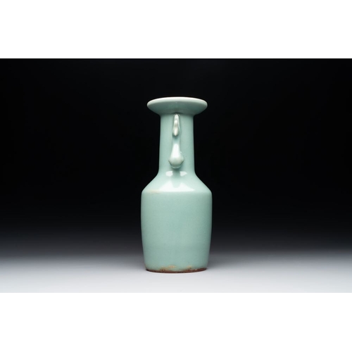 387 - A Chinese Longquan celadon 'kinuta' vase, Song/YuanH.: 27,5 cm
 Provenance: An important Belgian pri... 