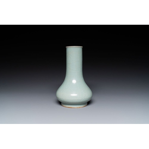 388 - A Chinese Longquan celadon bottle vase, Song/MingH.: 20 cmThe absence of a condition report does not... 