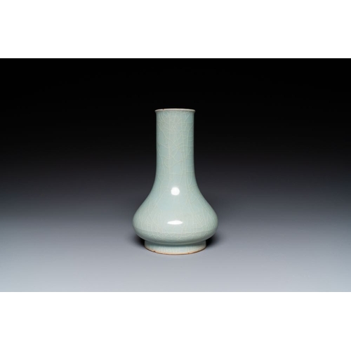 388 - A Chinese Longquan celadon bottle vase, Song/MingH.: 20 cmThe absence of a condition report does not... 