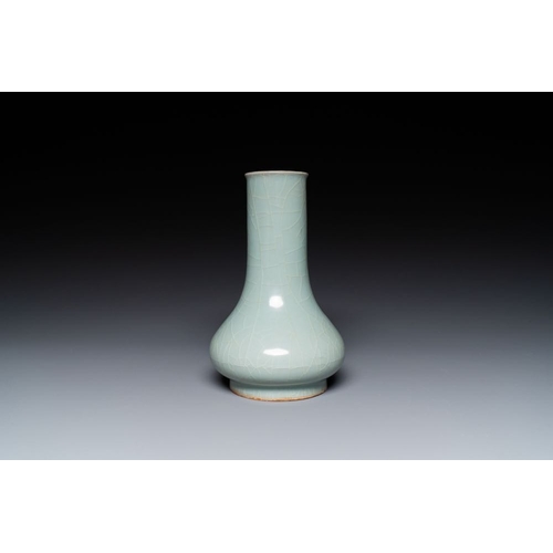 388 - A Chinese Longquan celadon bottle vase, Song/MingH.: 20 cmThe absence of a condition report does not... 