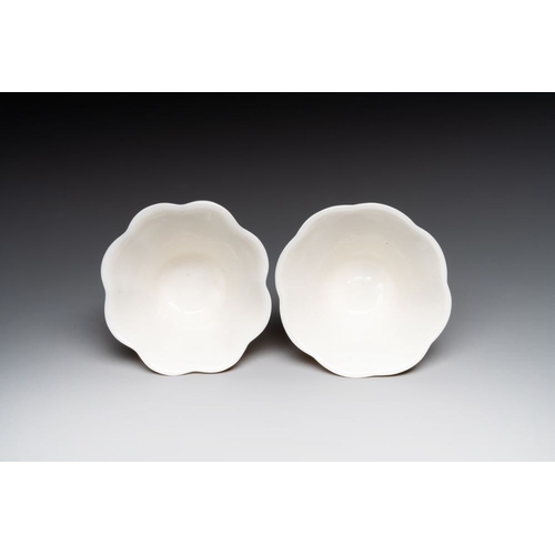 391 - A pair of Chinese Dehua blanc de Chine flower-shaped cups, KangxiDia.: 6,5 cm - H.: 4 cmThe absence ... 