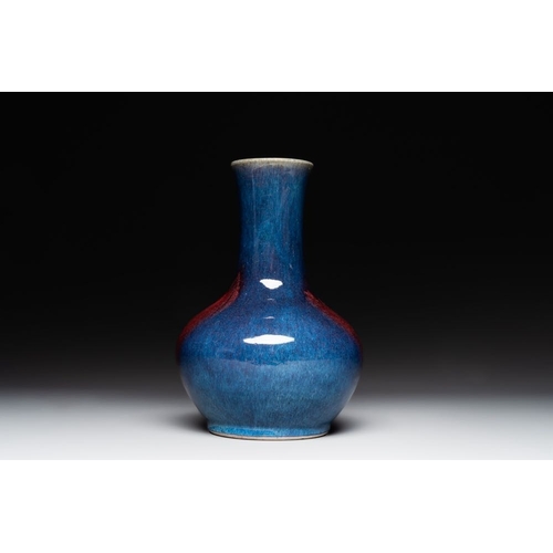 401 - A Chinese flambe-glazed vase, 18/19th C.H.: 29,5 cmThe absence of a condition report does not imply ... 